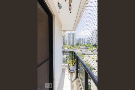 Apartamento para alugar com 90m², 3 quartos e 1 vaga Apartamento para alugar com 90m², 3 quartos e 1 vagaVaranda