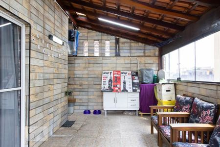 Apartamento à venda com 116m², 4 quartos e 1 vaga Apartamento à venda com 116m², 4 quartos e 1 vagaVaranda