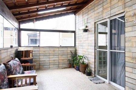 Apartamento à venda com 116m², 4 quartos e 1 vaga Apartamento à venda com 116m², 4 quartos e 1 vagaVaranda