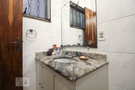 Casa à venda com 155m², 4 quartos e 4 vagas