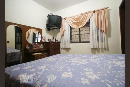 Casa à venda com 155m², 4 quartos e 4 vagas