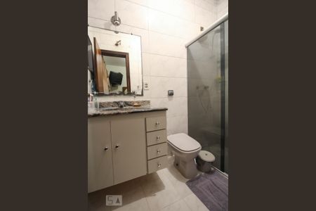 Casa à venda com 155m², 4 quartos e 4 vagas