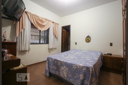 Casa à venda com 155m², 4 quartos e 4 vagas