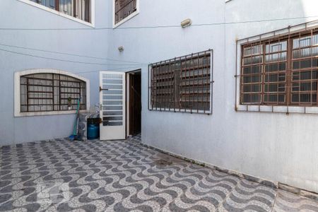 Casa à venda com 205m², 4 quartos e 2 vagas Casa à venda com 205m², 4 quartos e 2 vagasQuintal