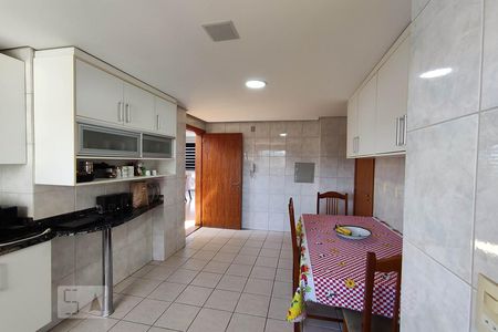 Apartamento à venda com 342m², 3 quartos e 2 vagas Apartamento à venda com 342m², 3 quartos e 2 vagasCozinha