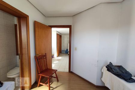 Apartamento à venda com 342m², 3 quartos e 2 vagas Apartamento à venda com 342m², 3 quartos e 2 vagasQuarto de Serviço