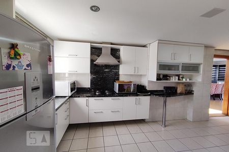 Apartamento à venda com 342m², 3 quartos e 2 vagas Apartamento à venda com 342m², 3 quartos e 2 vagasCozinha