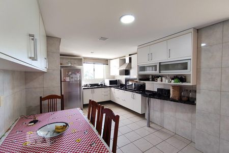 Apartamento à venda com 342m², 3 quartos e 2 vagas Apartamento à venda com 342m², 3 quartos e 2 vagasCozinha