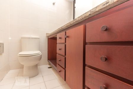 Apartamento à venda com 460m², 5 quartos e 5 vagas Apartamento à venda com 460m², 5 quartos e 5 vagasBanheiro da Suíte 4