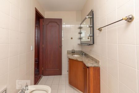 Apartamento à venda com 460m², 5 quartos e 5 vagas Apartamento à venda com 460m², 5 quartos e 5 vagasBanheiro da Suíte 2