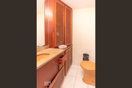 Apartamento à venda com 460m², 5 quartos e 5 vagas Apartamento à venda com 460m², 5 quartos e 5 vagasLavabo/Salão