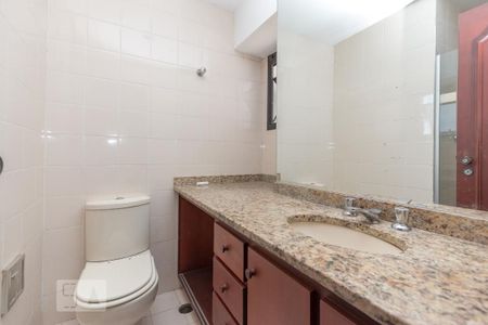 Apartamento à venda com 460m², 5 quartos e 5 vagas Apartamento à venda com 460m², 5 quartos e 5 vagasBanheiro da Suíte 4