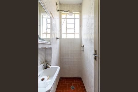 Casa à venda com 380m², 5 quartos e 2 vagas1o. Andar - Banheiro de serviço