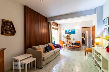 Casa à venda com 380m², 5 quartos e 2 vagas1o. Andar - Sala de TV