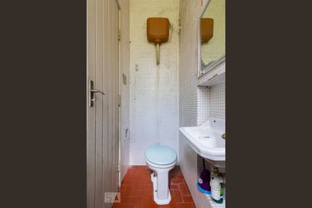 Casa à venda com 380m², 5 quartos e 2 vagas1o. Andar - Banheiro de serviço