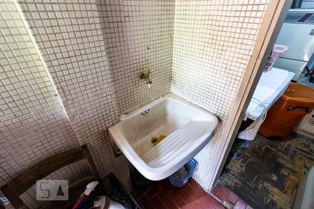 Casa à venda com 380m², 5 quartos e 2 vagas1o. Andar - Área de serviço