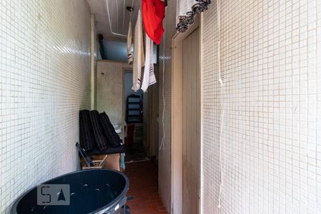 Casa à venda com 380m², 5 quartos e 2 vagas1o. Andar - Área de serviço