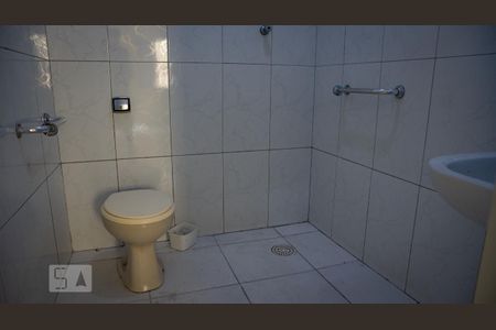 Casa à venda com 126m², 2 quartos e 2 vagasBanheiro da Suíte 1