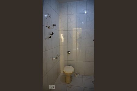 Casa à venda com 126m², 2 quartos e 2 vagasBanheiro da Suíte 1