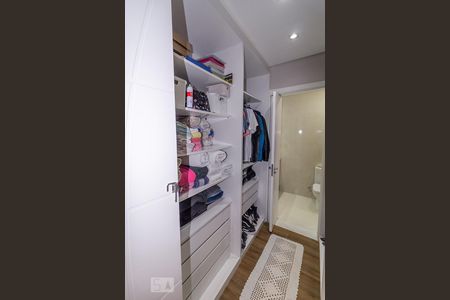 Casa à venda com 197m², 4 quartos e 2 vagasCloset da suíte 2