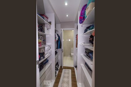 Casa à venda com 197m², 4 quartos e 2 vagasCloset da suíte 2