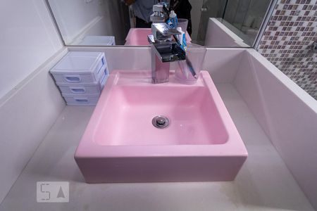 Casa à venda com 197m², 4 quartos e 2 vagasBanheiro da Suíte 4