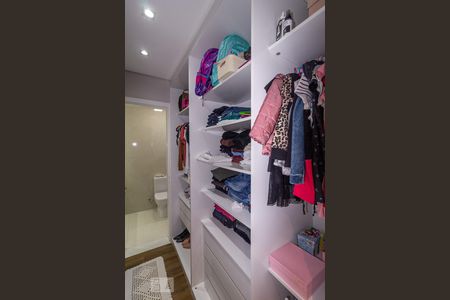 Casa à venda com 197m², 4 quartos e 2 vagasCloset da suíte 2