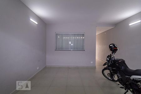 Casa à venda com 197m², 4 quartos e 2 vagasGaragem