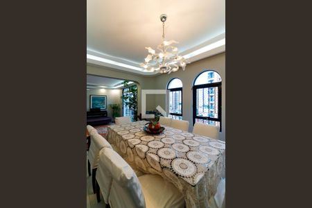 Apartamento à venda com 188m², 4 quartos e 2 vagas Apartamento à venda com 188m², 4 quartos e 2 vagasSala de Jantar