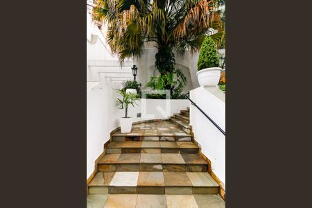 Apartamento à venda com 188m², 4 quartos e 2 vagas Apartamento à venda com 188m², 4 quartos e 2 vagasEntrada