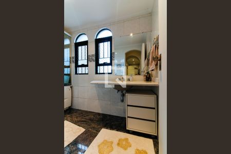 Apartamento à venda com 188m², 4 quartos e 2 vagas Apartamento à venda com 188m², 4 quartos e 2 vagasBanheiro Social