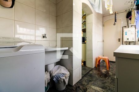 Apartamento à venda com 188m², 4 quartos e 2 vagas Apartamento à venda com 188m², 4 quartos e 2 vagasÁrea de Serviço