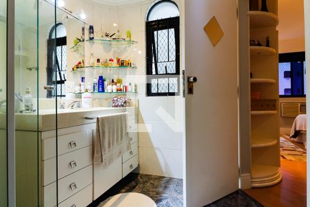 Apartamento à venda com 188m², 4 quartos e 2 vagas Apartamento à venda com 188m², 4 quartos e 2 vagasBanheiro do Quarto 1 - Suíte