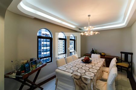 Apartamento à venda com 188m², 4 quartos e 2 vagas Apartamento à venda com 188m², 4 quartos e 2 vagasSala de Jantar