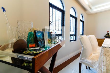 Apartamento à venda com 188m², 4 quartos e 2 vagas Apartamento à venda com 188m², 4 quartos e 2 vagasSala de Jantar