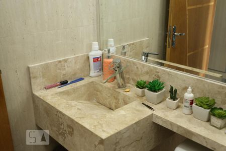 Casa à venda com 150m², 3 quartos e 2 vagasBanheiro da Suíte