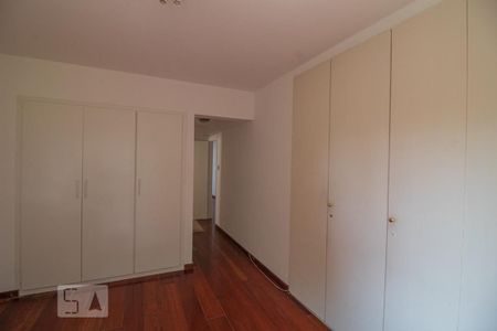 Apartamento à venda com 234m², 4 quartos e 1 vaga