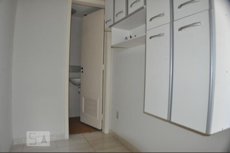 Apartamento à venda com 93m², 3 quartos e 2 vagasQuarto de Empregada