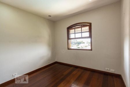 Casa à venda com 450m², 5 quartos e 5 vagas Casa à venda com 450m², 5 quartos e 5 vagasSuíte 2
