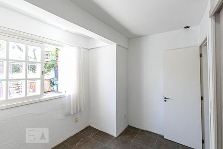 Quarto de apartamento para alugar com 1 quarto, 55m² em Vila Nova, Porto Alegre