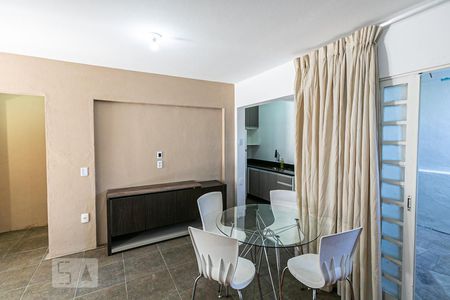 Sala de apartamento para alugar com 1 quarto, 55m² em Vila Nova, Porto Alegre