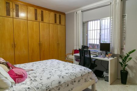 Casa à venda com 309m², 3 quartos e 6 vagasQuarto 2