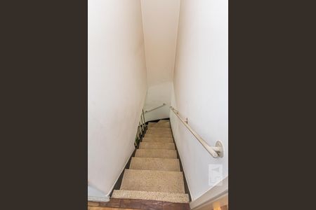 Escada de casa para alugar com 2 quartos, 106m² em Santana, São Paulo