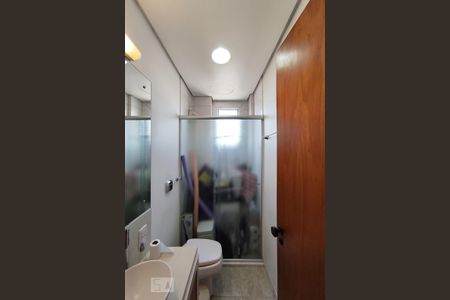 Apartamento à venda com 189m², 3 quartos e 2 vagas Apartamento à venda com 189m², 3 quartos e 2 vagasBanheiro  de Serviço