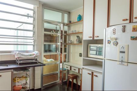 Casa à venda com 344m², 3 quartos e 7 vagas Casa à venda com 344m², 3 quartos e 7 vagasCozinha
