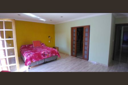 Casa à venda com 206m², 3 quartos e 2 vagas Casa à venda com 206m², 3 quartos e 2 vagasQuarto