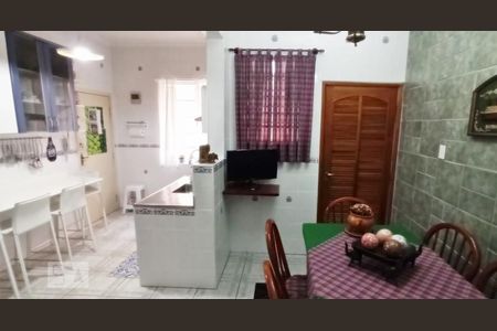 Apartamento à venda com 143m², 3 quartos e 1 vaga Apartamento à venda com 143m², 3 quartos e 1 vagaCozinha