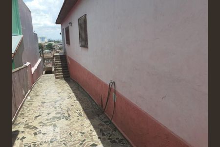 Casa à venda com 197m², 3 quartos e 5 vagasfundos