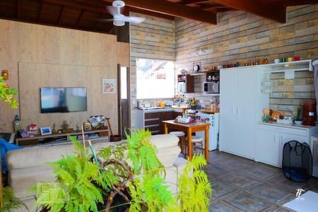 Apartamento à venda com 172m², 4 quartos e 2 vagas Apartamento à venda com 172m², 4 quartos e 2 vagasCobertura Sala