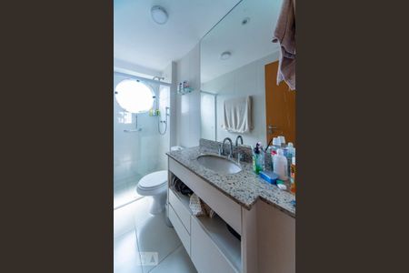 Apartamento à venda com 85m², 3 quartos e 2 vagas Apartamento à venda com 85m², 3 quartos e 2 vagasBanheiro